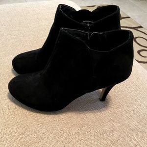 Size 7.5 madden girl ankle boots!